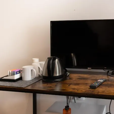 - 24h Self-check-in Hostal Linz