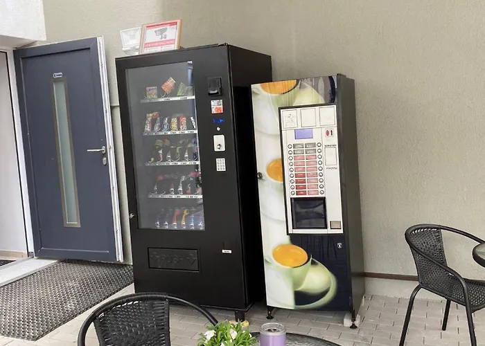 Hostal - 24h Self-check-in Linz